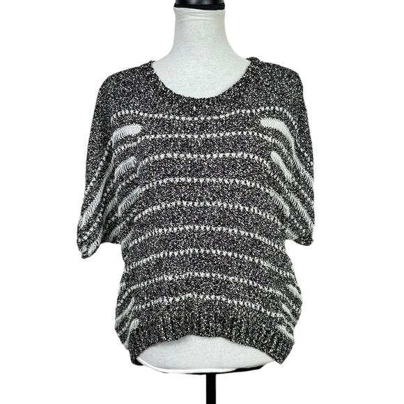 Elizabeth and James Black & White Knit Boxy Short Dolman Sleeve Pullover Sweater - Picture 1 of 10
